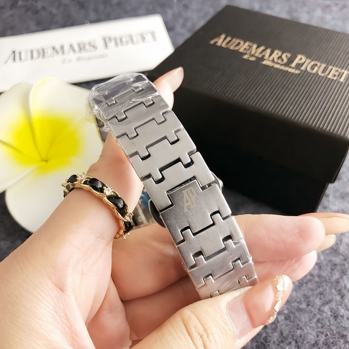 AP Varenne Signature Watch
